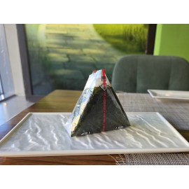 ОНИГИРИ С ГОРБУШЕЙ